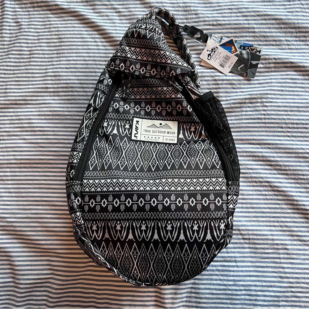 KAVU NWT Insulated Lunch Bag Crossbody Cooler in Knitty Gritty
